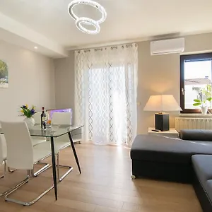 https://apartment-motovunska-39.in-istria.net